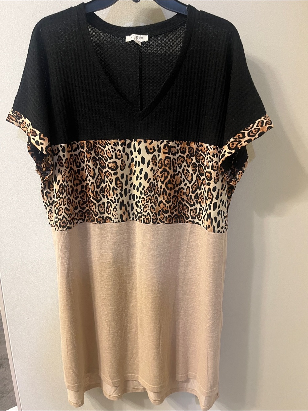 Umgee Black & Beige Leopard Colorblock V‑Neck Midi Dress